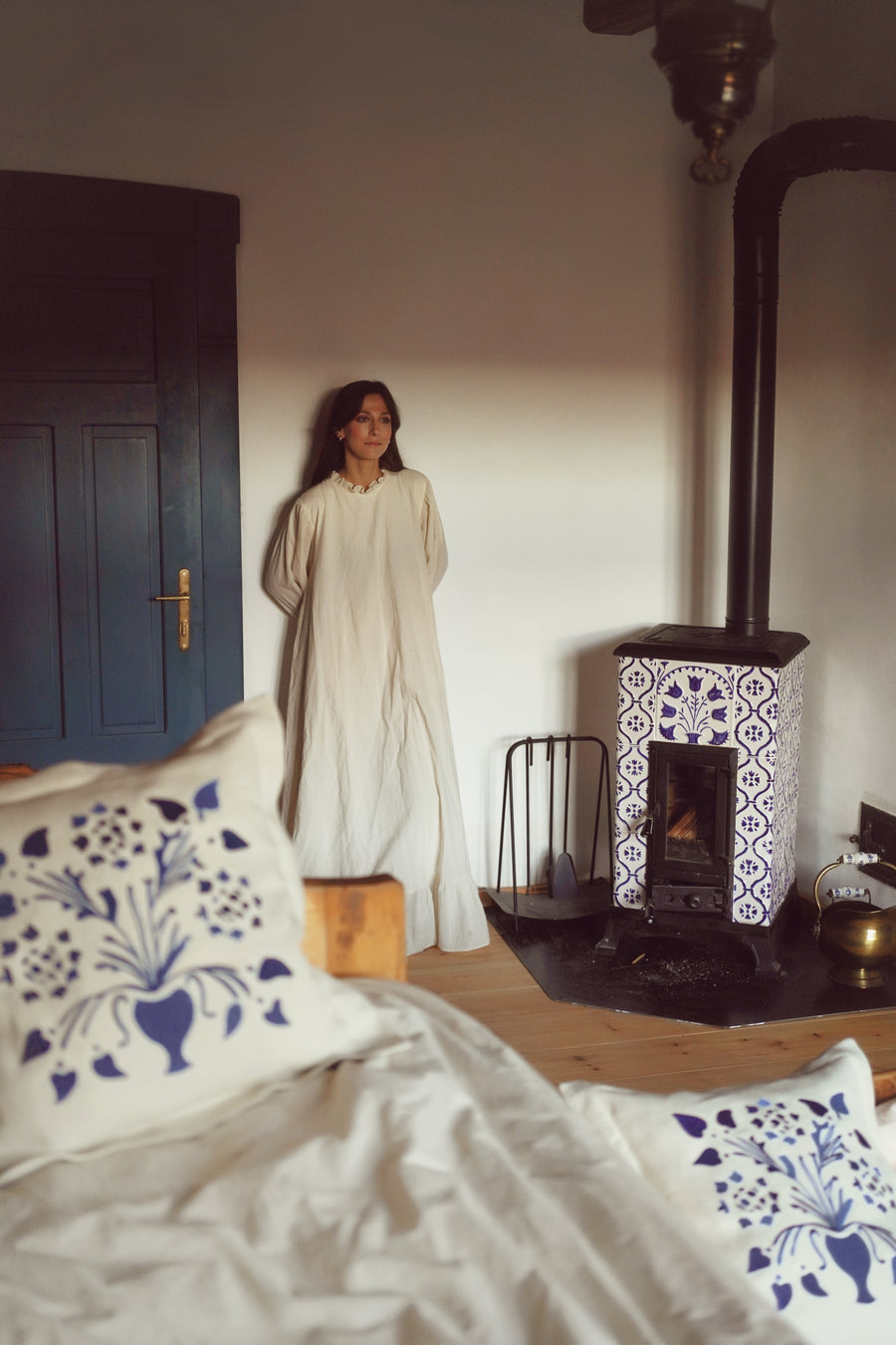 Față de pernă decorativă VAZĂ CU FLORI albastră 50x50