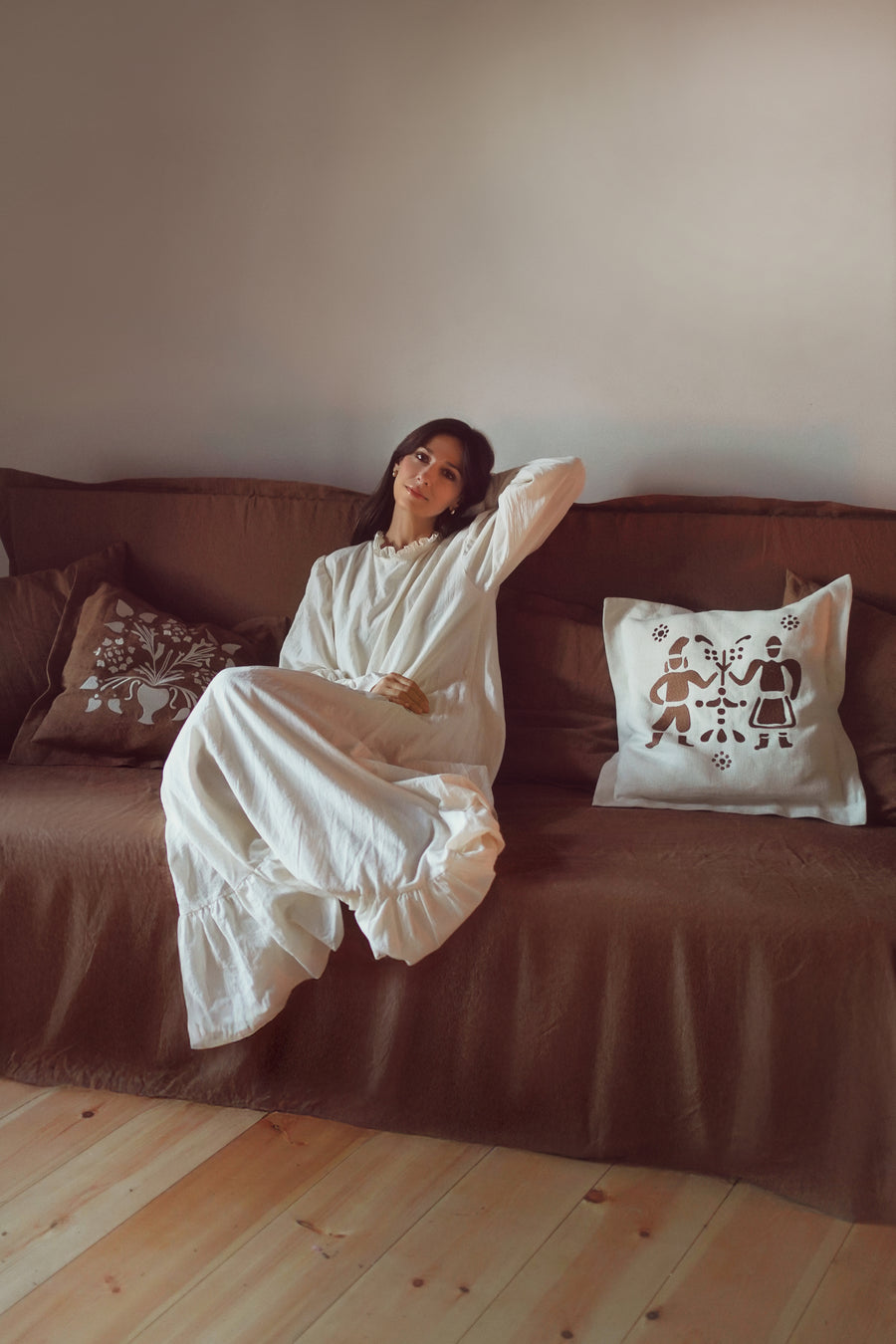 Față de pernă decorativă VAZĂ CU FLORI albă 50x50